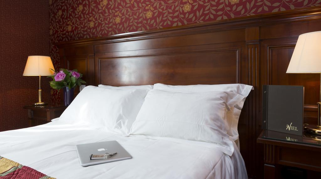 Elysees Niel Hotel 3*