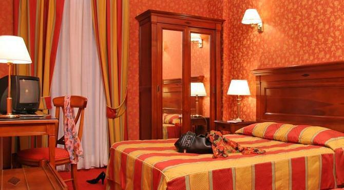 Elysees Niel Hotel